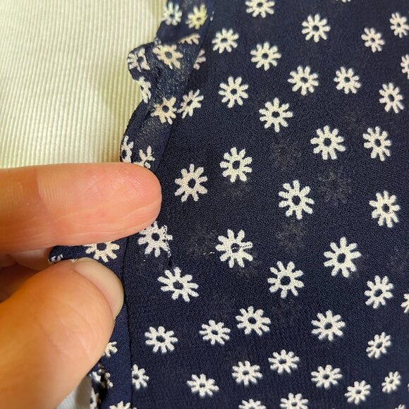 Reformation Size XS Daisy Print Wrap Mini Dress Sash Tie Navy Blue White - Picture 13 of 14